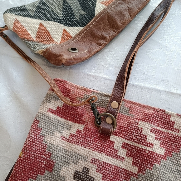 Myra Bag Leather, Canvas Weekender Bag With Wristlet Clutch/Cosmetic Bag - Picture 6 of 17